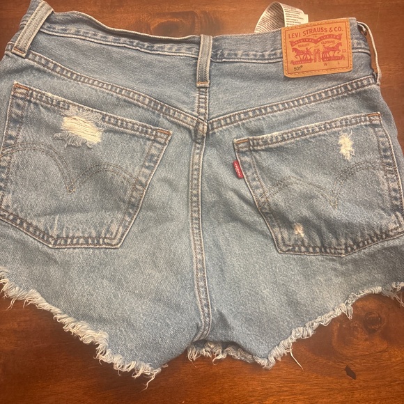 Levi’s 501 style Jean shorts - Picture 3 of 3